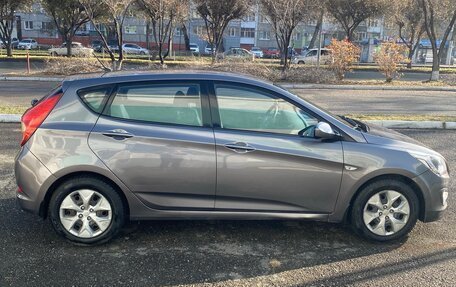 Hyundai Solaris II рестайлинг, 2015 год, 840 000 рублей, 16 фотография