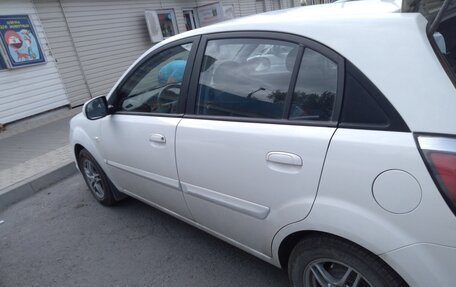 KIA Rio II, 2010 год, 850 000 рублей, 2 фотография