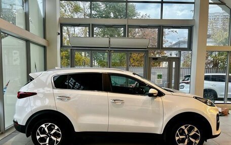 KIA Sportage IV рестайлинг, 2020 год, 2 399 900 рублей, 3 фотография