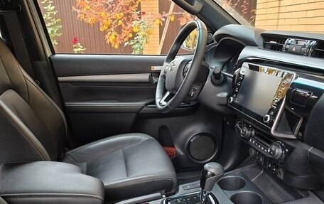 Toyota Hilux VIII, 2021 год, 6 300 000 рублей, 11 фотография