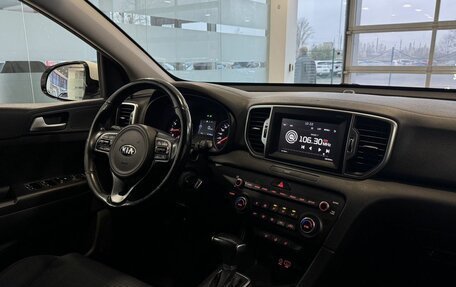 KIA Sportage IV рестайлинг, 2018 год, 2 175 000 рублей, 10 фотография