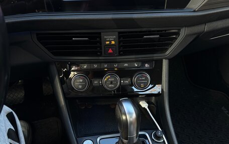 Volkswagen Jetta VII, 2018 год, 1 850 000 рублей, 20 фотография