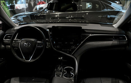 Toyota Camry, 2023 год, 3 940 000 рублей, 10 фотография