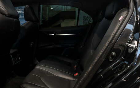 Toyota Camry, 2023 год, 3 940 000 рублей, 9 фотография
