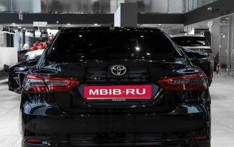 Toyota Camry, 2023 год, 3 940 000 рублей, 5 фотография