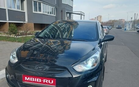 Hyundai Solaris II рестайлинг, 2011 год, 680 000 рублей, 1 фотография