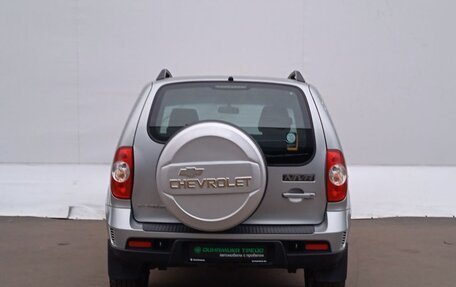 Chevrolet Niva I рестайлинг, 2015 год, 719 000 рублей, 7 фотография