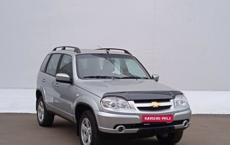 Chevrolet Niva I рестайлинг, 2015 год, 719 000 рублей, 3 фотография