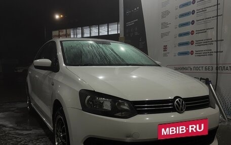 Volkswagen Polo VI (EU Market), 2012 год, 700 000 рублей, 11 фотография