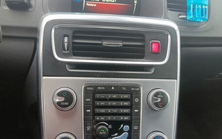 Volvo V60 Cross Country II, 2016 год, 1 620 000 рублей, 5 фотография