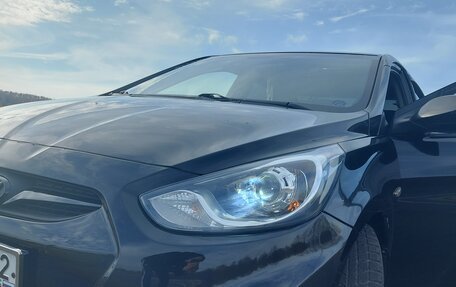 Hyundai Solaris II рестайлинг, 2011 год, 680 000 рублей, 2 фотография