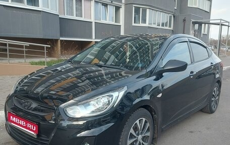 Hyundai Solaris II рестайлинг, 2011 год, 680 000 рублей, 19 фотография