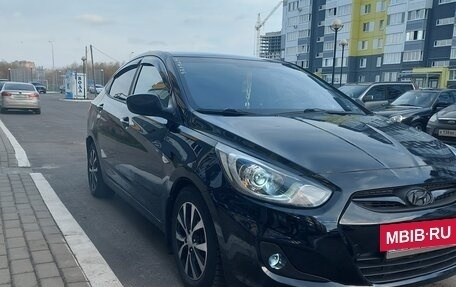 Hyundai Solaris II рестайлинг, 2011 год, 680 000 рублей, 20 фотография