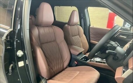 Mitsubishi Outlander, 2025 год, 5 100 000 рублей, 15 фотография