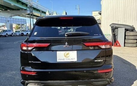 Mitsubishi Outlander, 2022 год, 3 150 000 рублей, 4 фотография