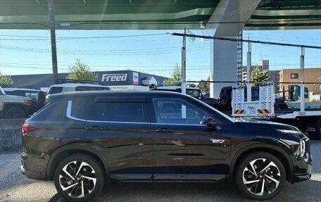 Mitsubishi Outlander, 2022 год, 3 150 000 рублей, 5 фотография