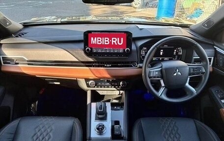 Mitsubishi Outlander, 2022 год, 3 150 000 рублей, 7 фотография