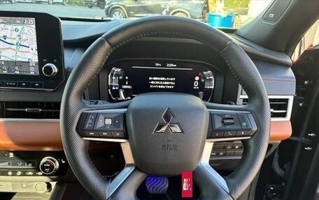 Mitsubishi Outlander, 2022 год, 3 150 000 рублей, 17 фотография