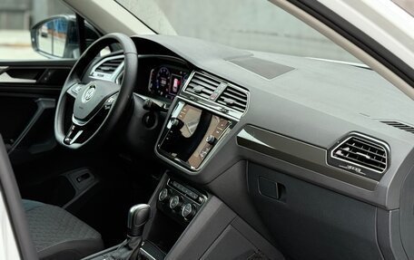 Volkswagen Tiguan II, 2020 год, 2 700 000 рублей, 28 фотография