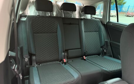 Volkswagen Tiguan II, 2020 год, 2 700 000 рублей, 30 фотография