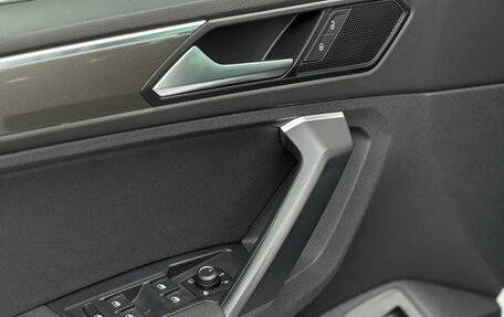 Volkswagen Tiguan II, 2020 год, 2 700 000 рублей, 33 фотография