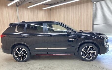 Mitsubishi Outlander, 2022 год, 3 100 000 рублей, 5 фотография