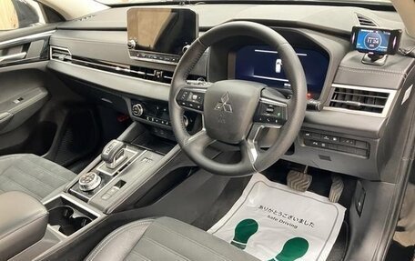 Mitsubishi Outlander, 2022 год, 3 100 000 рублей, 4 фотография