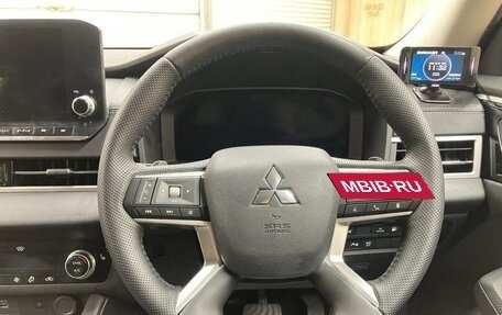 Mitsubishi Outlander, 2022 год, 3 100 000 рублей, 20 фотография