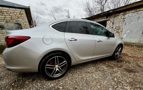 Opel Astra J, 2013 год, 1 000 000 рублей, 10 фотография