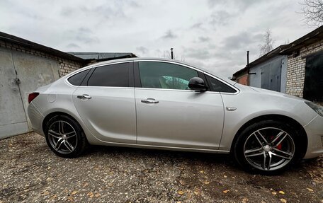 Opel Astra J, 2013 год, 1 000 000 рублей, 11 фотография