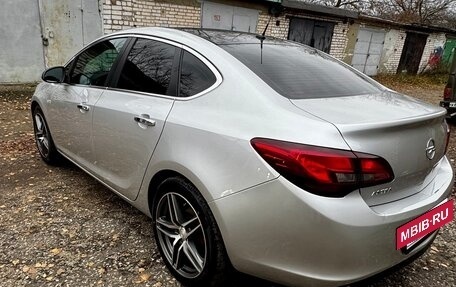 Opel Astra J, 2013 год, 1 000 000 рублей, 5 фотография