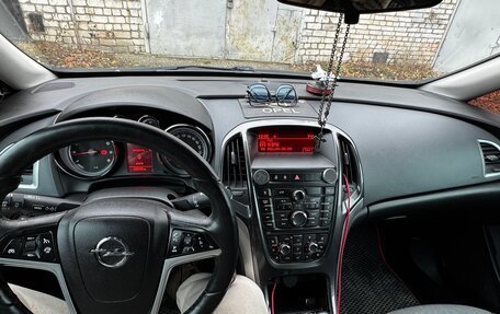 Opel Astra J, 2013 год, 1 000 000 рублей, 18 фотография