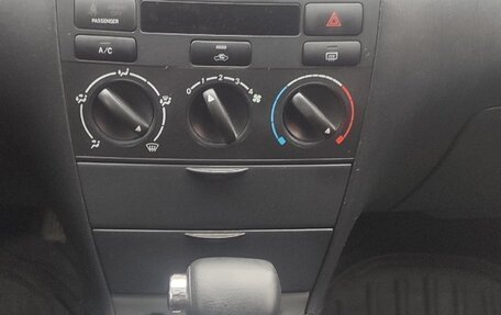 Toyota Corolla, 2005 год, 670 000 рублей, 8 фотография