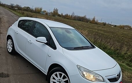 Opel Astra J, 2011 год, 690 000 рублей, 3 фотография