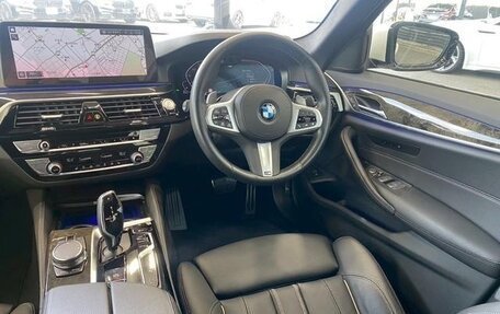 BMW 5 серия, 2022 год, 3 500 000 рублей, 28 фотография