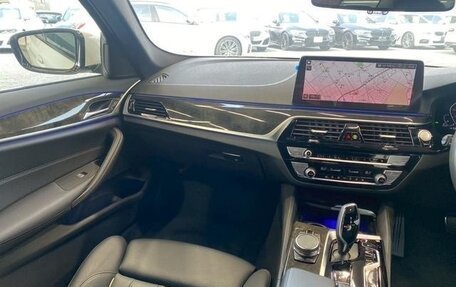 BMW 5 серия, 2022 год, 3 500 000 рублей, 29 фотография