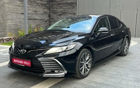 Toyota Camry, 2022 год, 3 300 000 рублей, 1 фотография