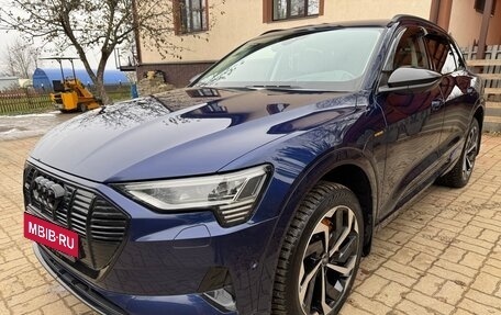 Audi e-tron I, 2022 год, 6 450 000 рублей, 1 фотография