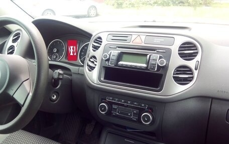 Volkswagen Tiguan I, 2011 год, 800 000 рублей, 10 фотография