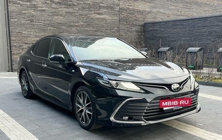 Toyota Camry, 2022 год, 3 300 000 рублей, 3 фотография