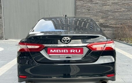 Toyota Camry, 2022 год, 3 300 000 рублей, 5 фотография