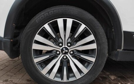 Mitsubishi Outlander III рестайлинг 3, 2019 год, 2 200 000 рублей, 14 фотография