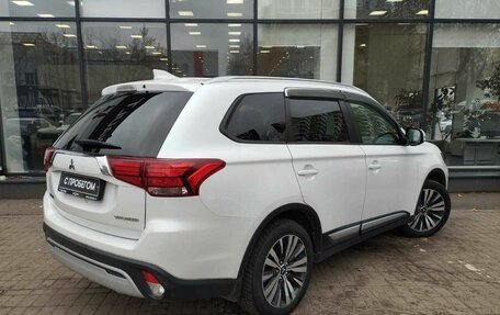 Mitsubishi Outlander III рестайлинг 3, 2019 год, 2 200 000 рублей, 8 фотография