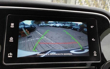 Mitsubishi Outlander III рестайлинг 3, 2019 год, 2 200 000 рублей, 12 фотография