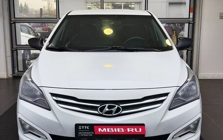Hyundai Solaris II рестайлинг, 2015 год, 860 000 рублей, 2 фотография