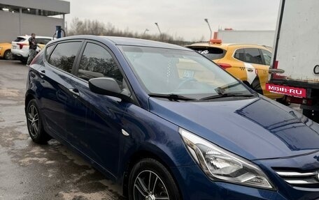 Hyundai Solaris II рестайлинг, 2015 год, 930 000 рублей, 2 фотография