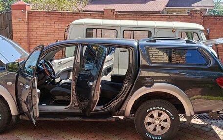 Mitsubishi L200 IV рестайлинг, 2012 год, 1 400 000 рублей, 7 фотография