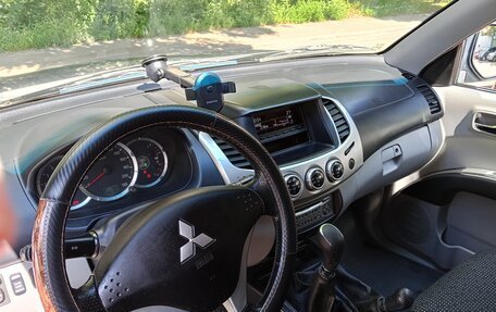 Mitsubishi L200 IV рестайлинг, 2012 год, 1 400 000 рублей, 13 фотография