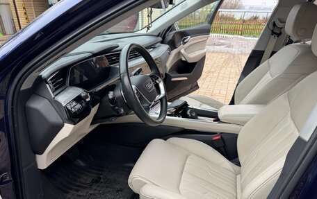 Audi e-tron I, 2022 год, 6 450 000 рублей, 9 фотография