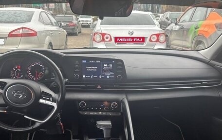 Hyundai Elantra, 2021 год, 1 550 000 рублей, 5 фотография